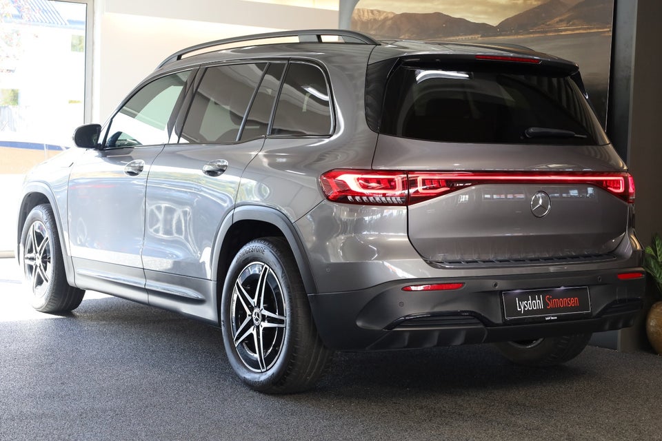 Mercedes EQB250 AMG Line 5d