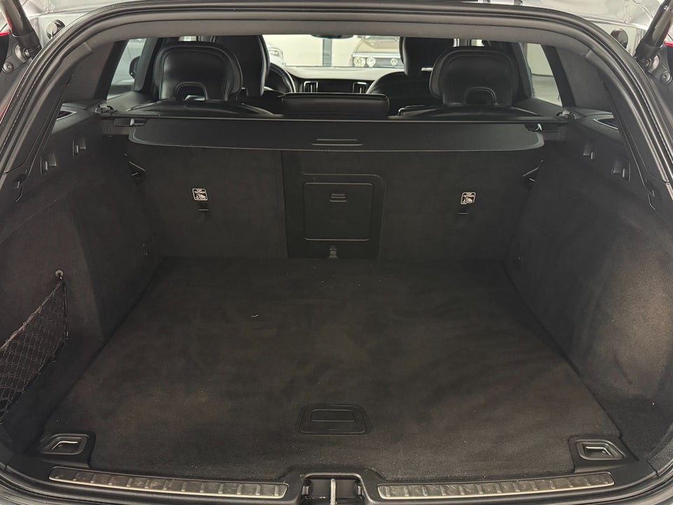 Volvo V60 2,0 T6 ReCharge R-Design aut. AWD 5d