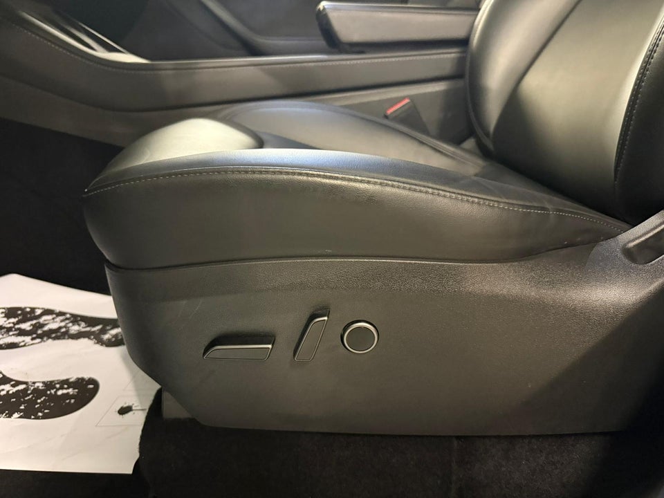 Tesla Model Y Long Range AWD 5d