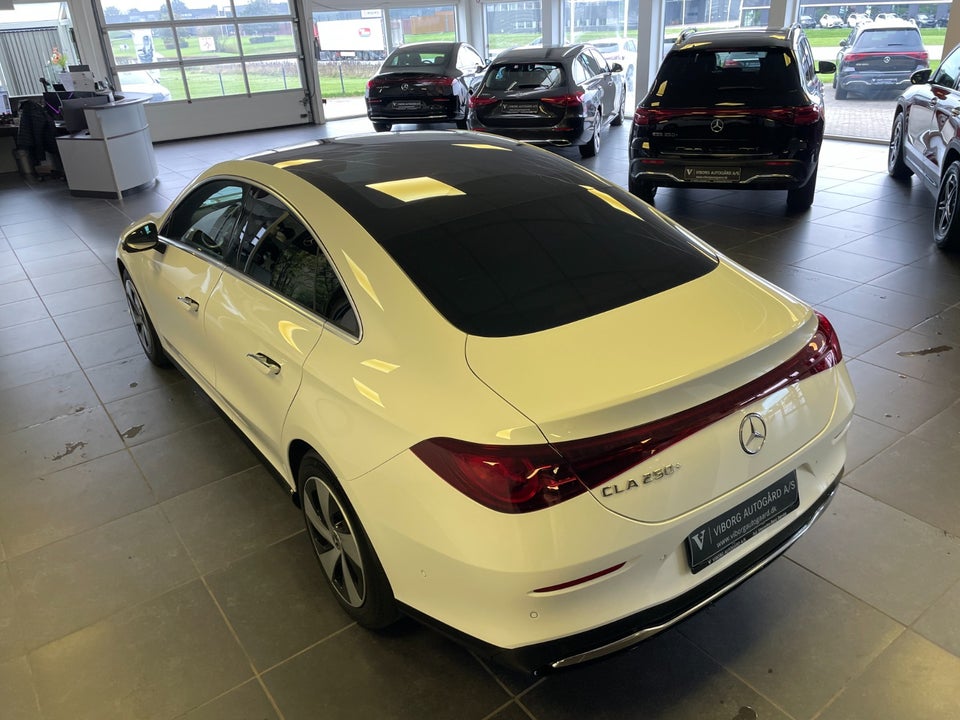 Mercedes CLA250+ electric Progressive Premium 4d