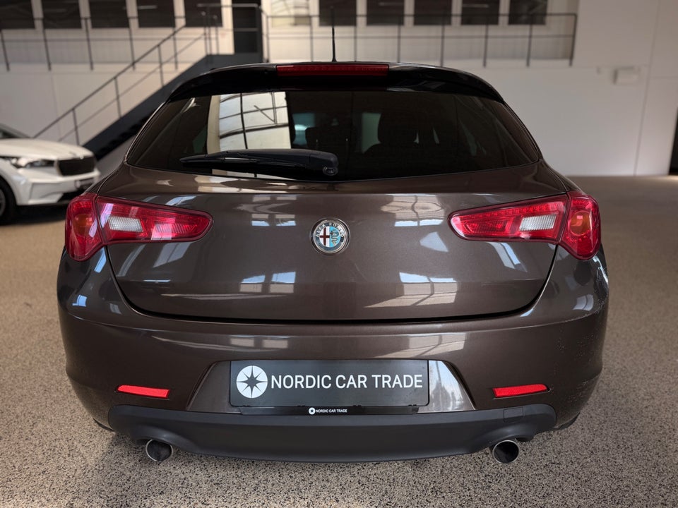 Alfa Romeo Giulietta 2,0 JTD 150 Distinctive 5d