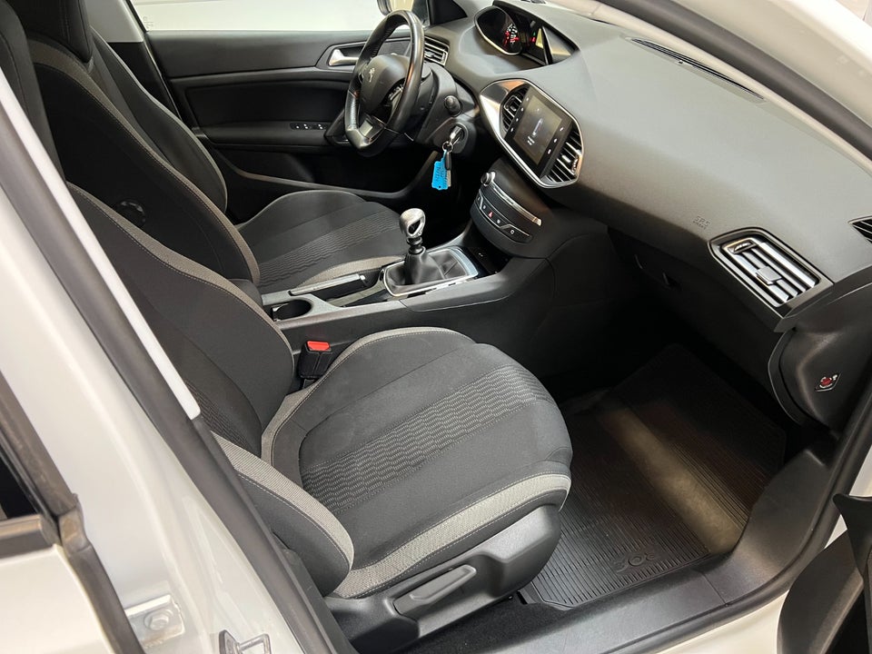 Peugeot 308 1,6 BlueHDi 120 Style 5d