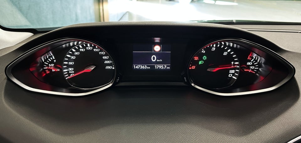 Peugeot 308 1,5 BlueHDi 130 Style SW 5d