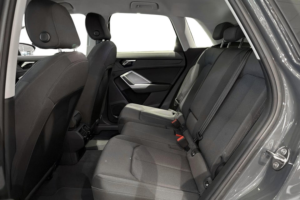 Audi Q3 45 TFSi e Attitude plus S-tr. 5d