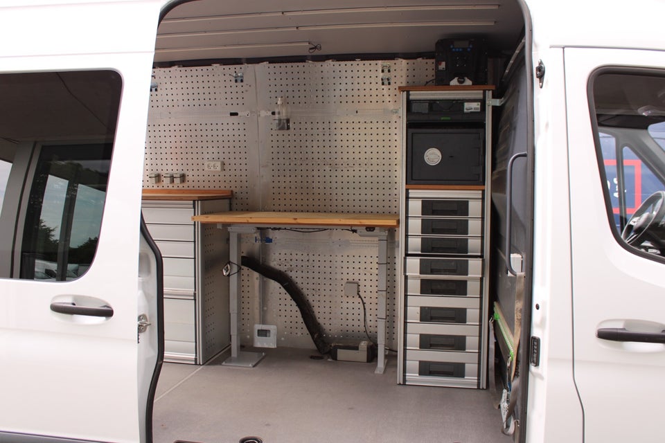 Mercedes Sprinter 317 2,0 CDi A2 Kassevogn aut. RWD