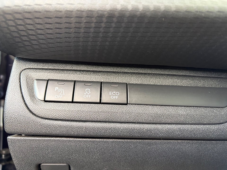 Peugeot 208 1,6 BlueHDi 100 Allure Sky 5d