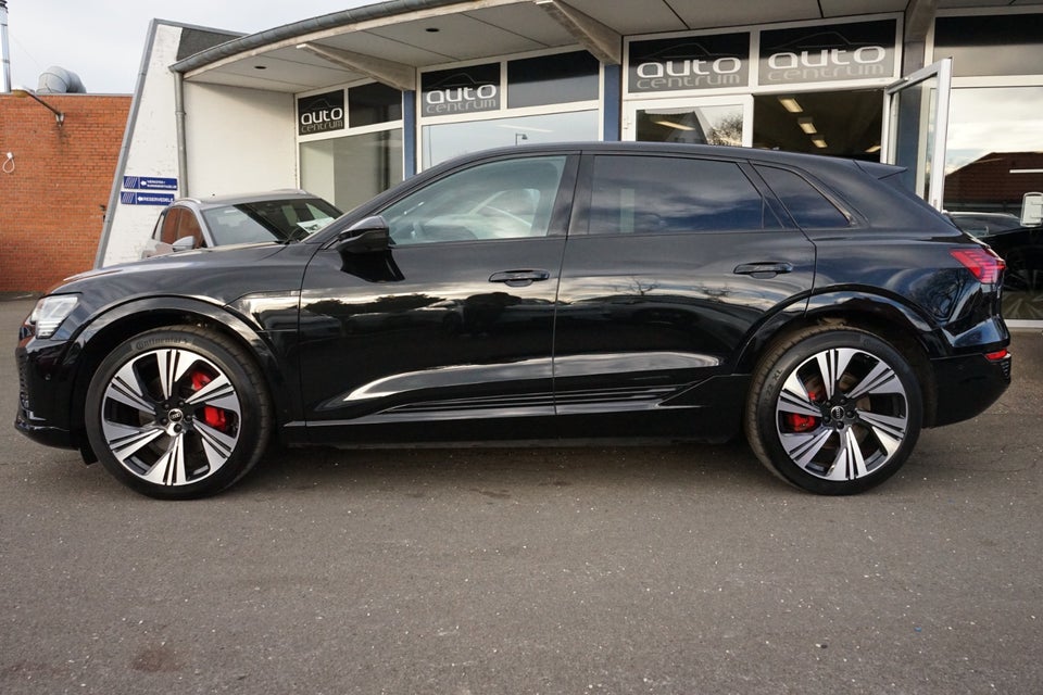 Audi Q8 e-tron 55 S-line Black Style quattro 5d