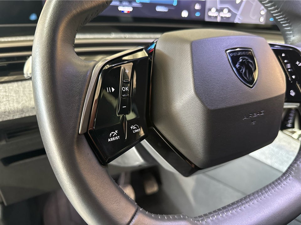 Peugeot e-3008 77 Allure 5d