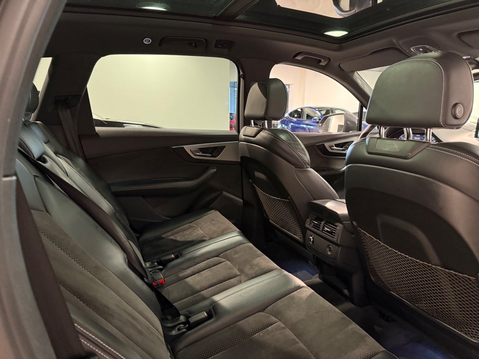 Audi Q7 3,0 TDi 272 S-line quattro Tiptr. 5d