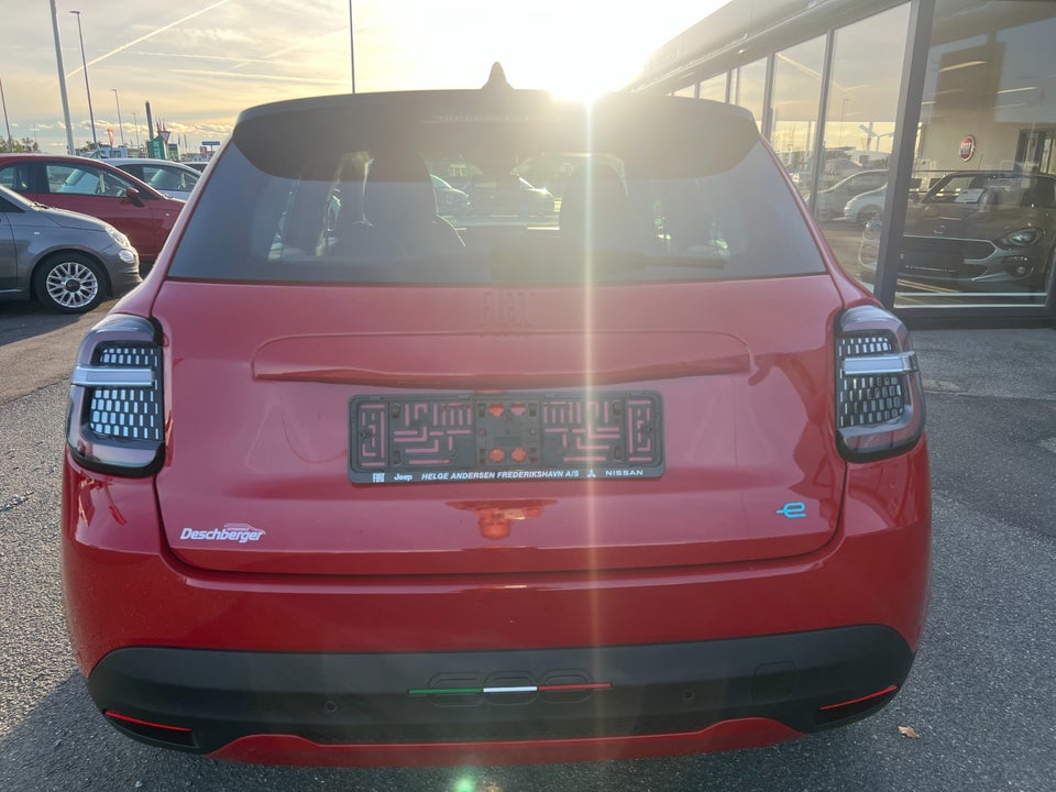 Fiat 600e 54 (RED) 5d