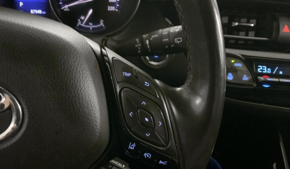 Toyota C-HR 1,8 Hybrid C-LUB Premium CVT 5d