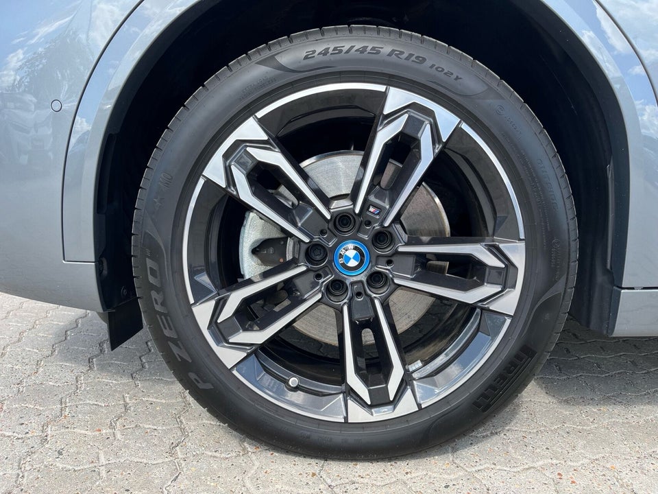 BMW iX2 xDrive30 M-Sport 5d