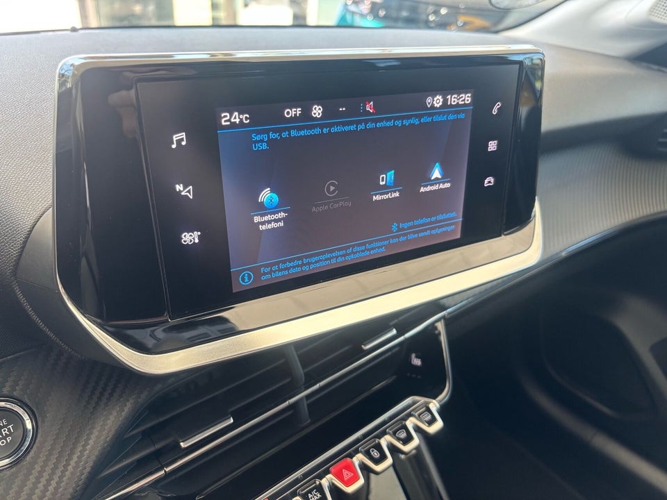Peugeot 208 1,2 PureTech 100 Allure Sky 5d