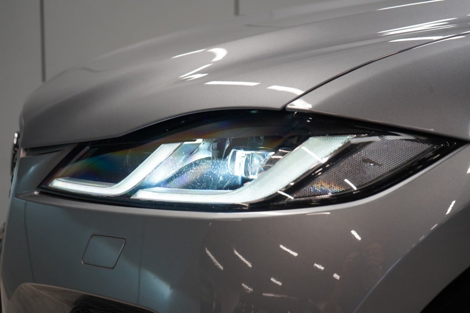 Jaguar F-Pace 2,0 P400e Signature S aut. 5d