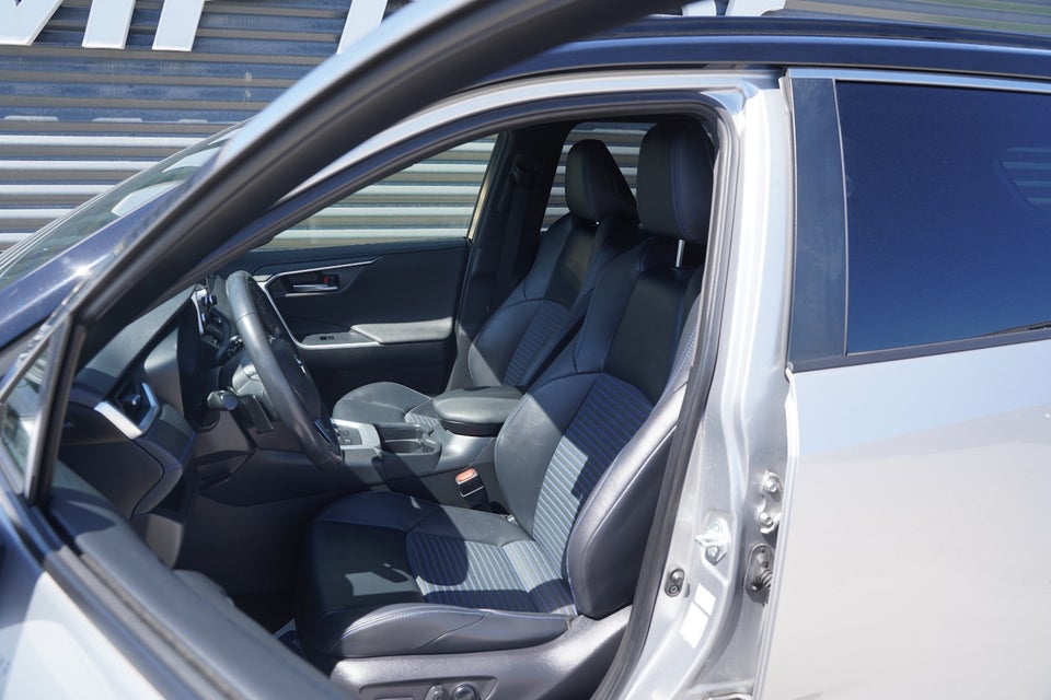 Toyota RAV4 2,5 Hybrid H3 Style MDS 5d