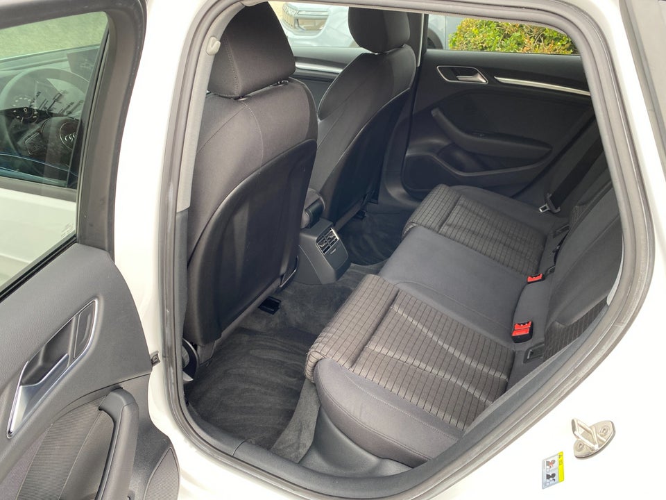Audi A3 1,4 e-tron Sportback S-tr. 5d