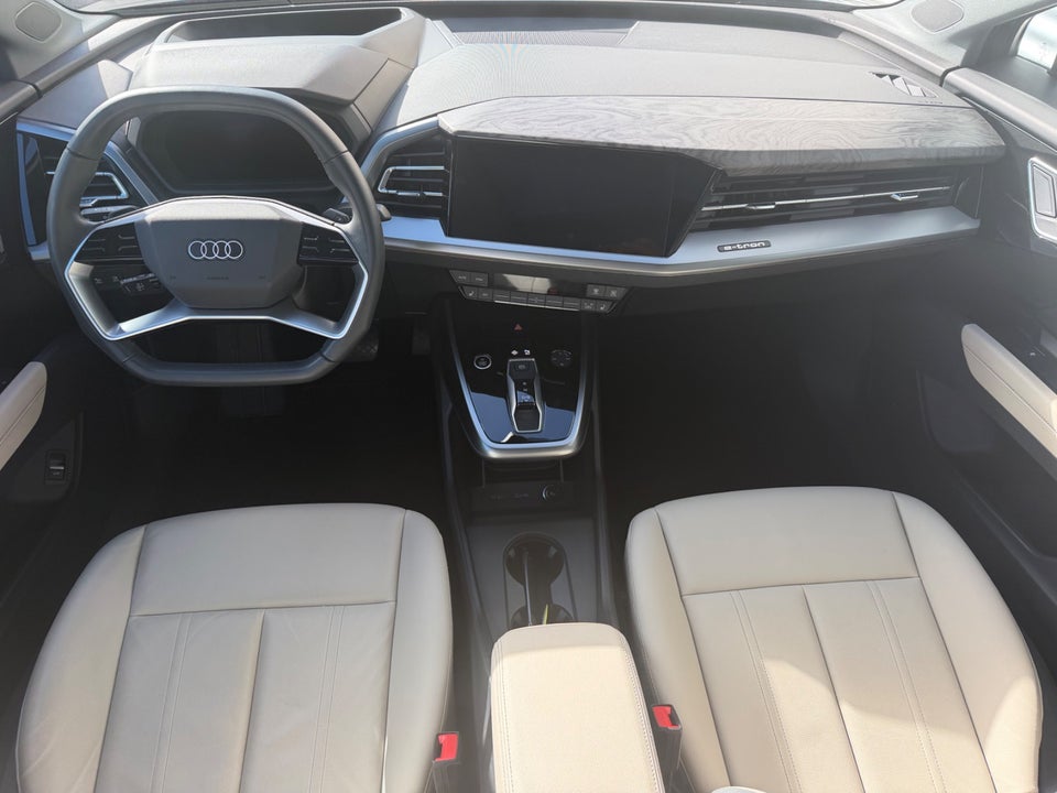 Audi Q4 e-tron 55 quattro 5d