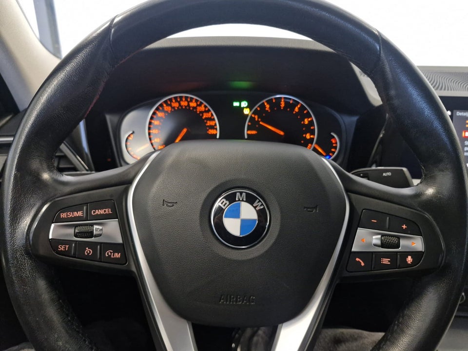 BMW 330i 2,0 Connected aut. 4d