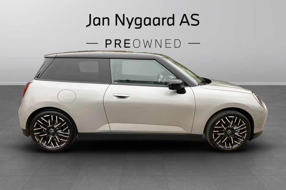 MINI Cooper SE Favoured Trim XL 3d