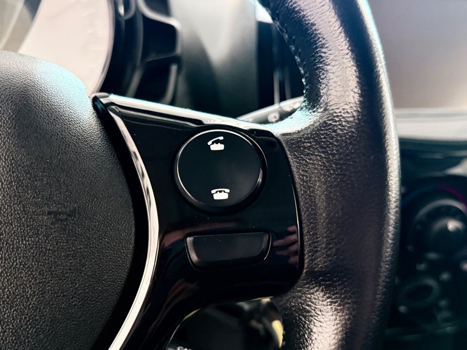 Peugeot 108 1,0 e-VTi 69 More+ 5d