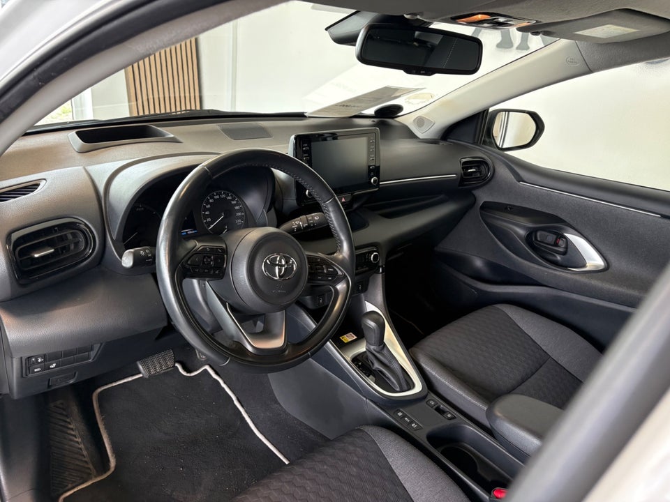 Toyota Yaris 1,5 Hybrid H3 e-CVT 5d