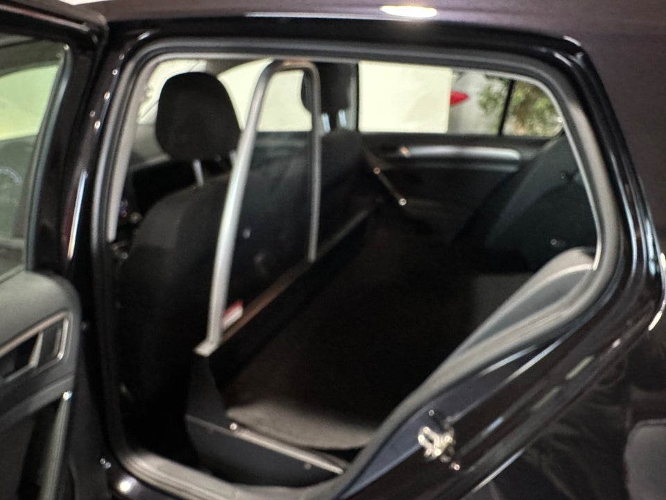 VW Golf VII 1,6 TDi 115 Comfortline Van 5d