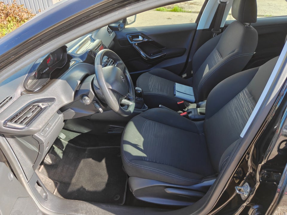 Peugeot 208 1,0 VTi Active 5d