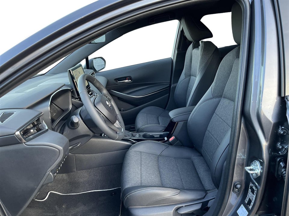 Toyota Corolla 1,8 Hybrid Style Safety e-CVT 5d