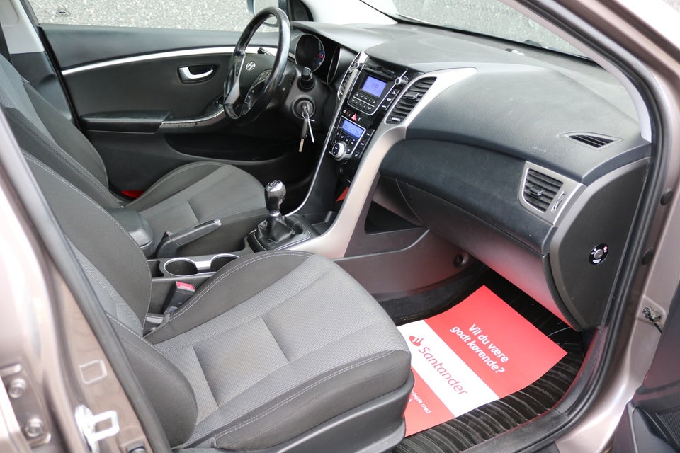 Hyundai i30 1,6 CRDi 110 Style CW Eco 5d