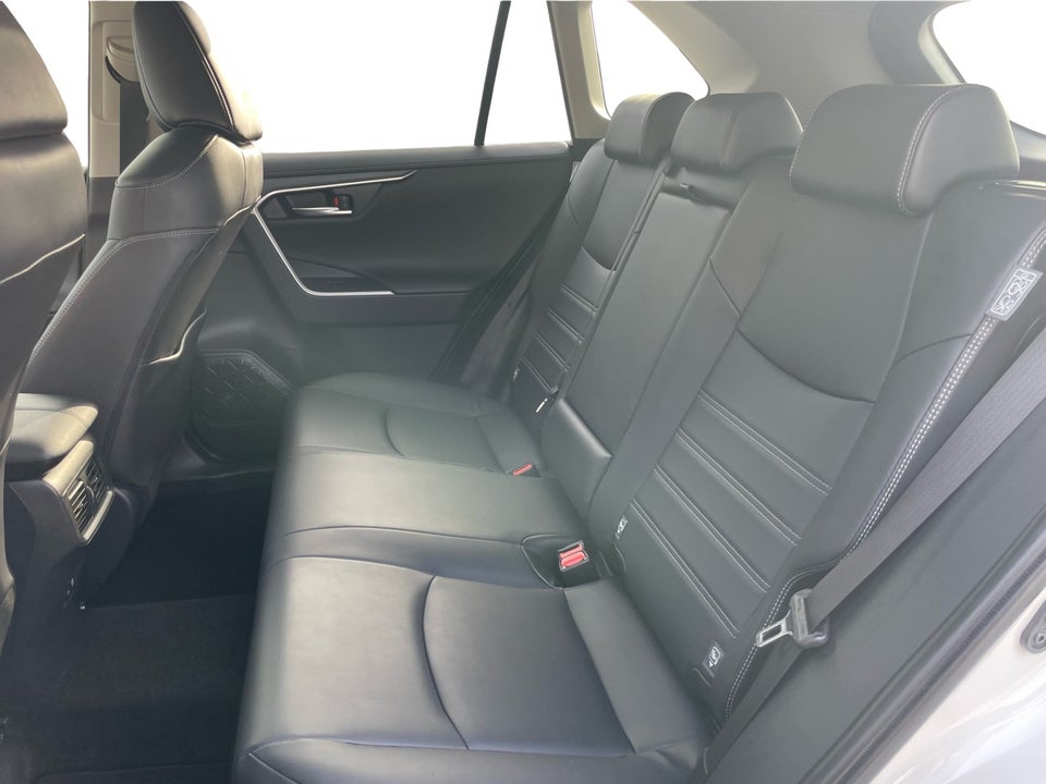 Toyota RAV4 2,0 T3 Comfort e-CVT 5d