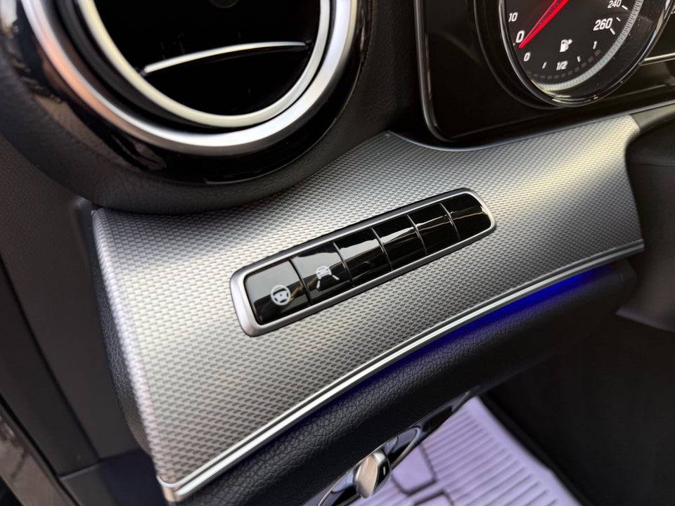 Mercedes E220 d 2,0 AMG Line aut. 4d