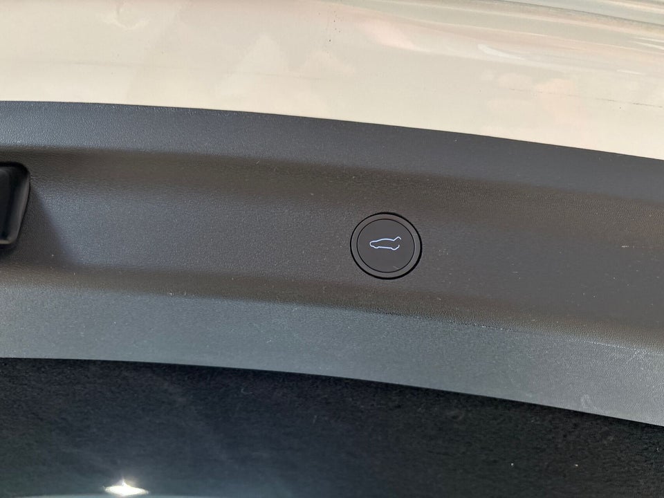 Tesla Model Y Long Range RWD 5d