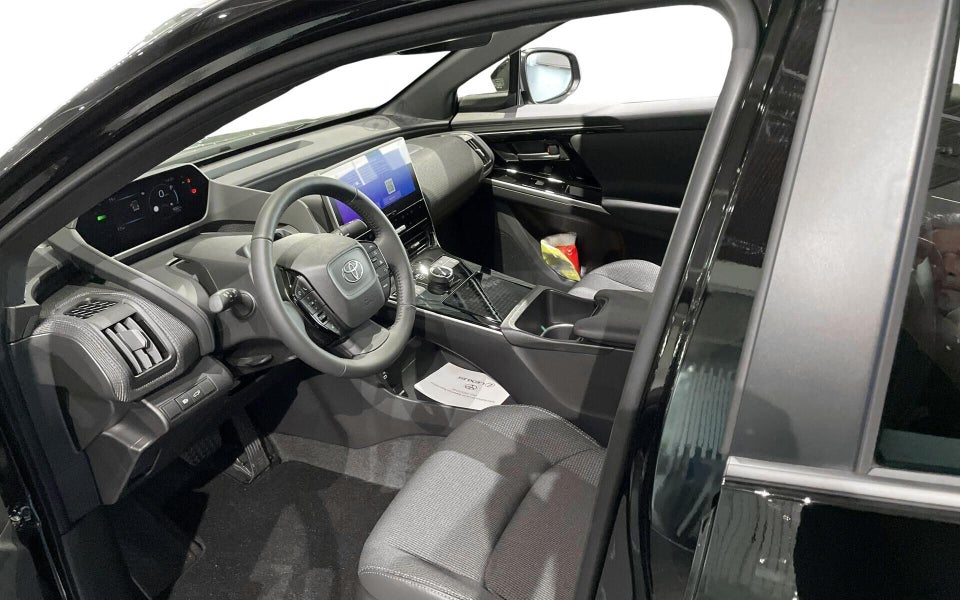 Toyota bZ4X Executive 5d