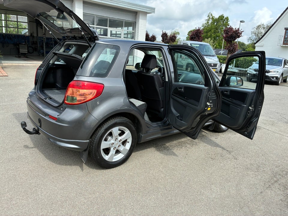 Suzuki SX4 1,6 CombiBack Exclusive 5d