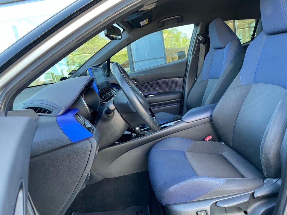 Toyota C-HR 1,8 Hybrid C-ULT Smart CVT 5d