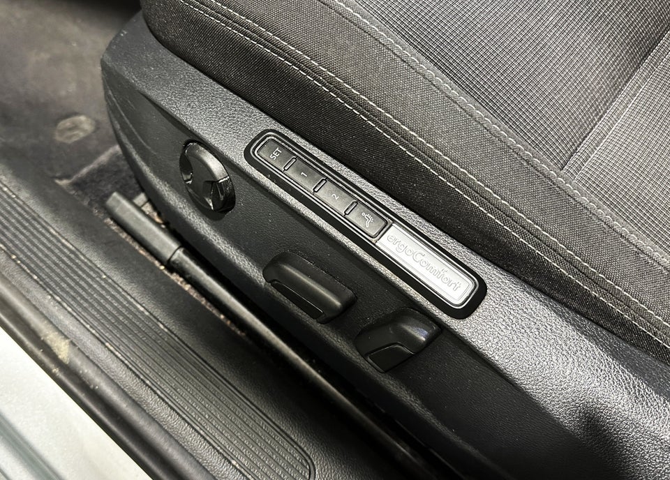 VW Passat 2,0 TDi 150 Comfortline Variant 5d