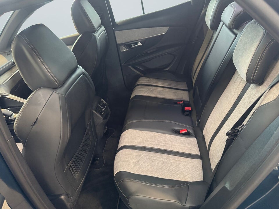Peugeot 3008 1,6 Hybrid First Selection EAT8 5d