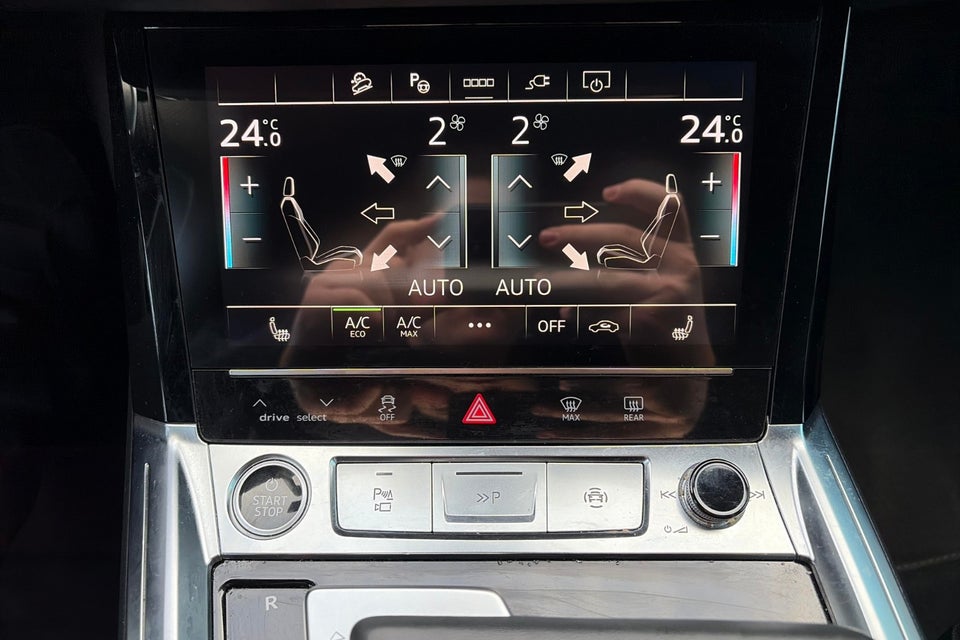 Audi Q8 e-tron 55 Advanced quattro 5d