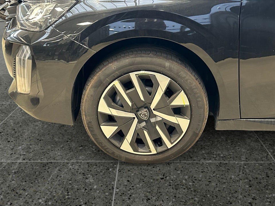 Peugeot e-208 50 Style 5d