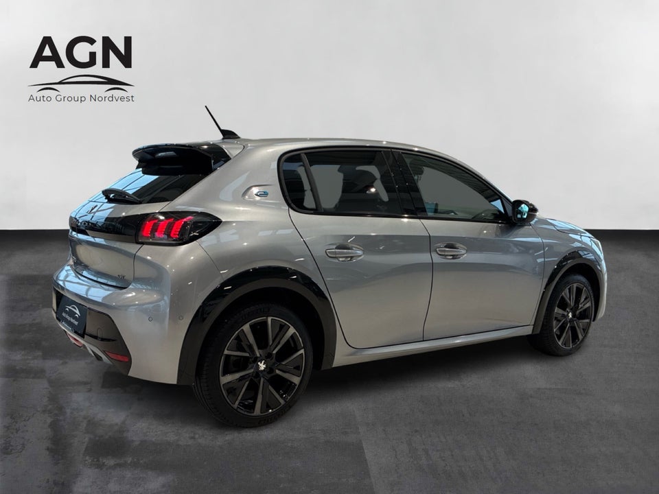 Peugeot e-208 50 GT 5d