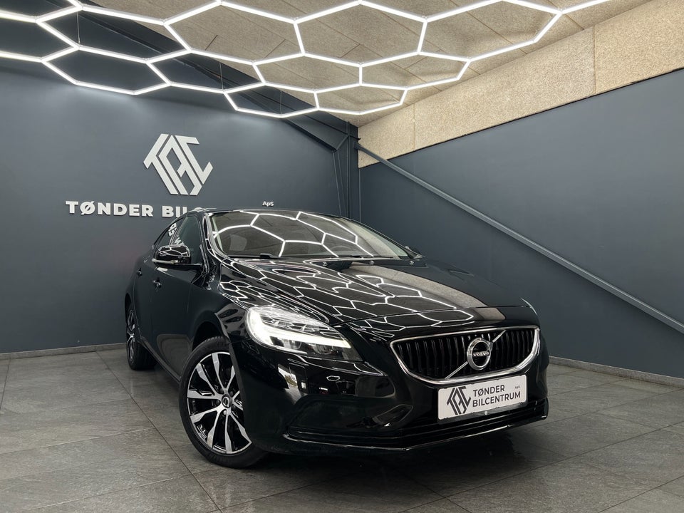 Volvo V40 2,0 D3 150 Momentum 5d