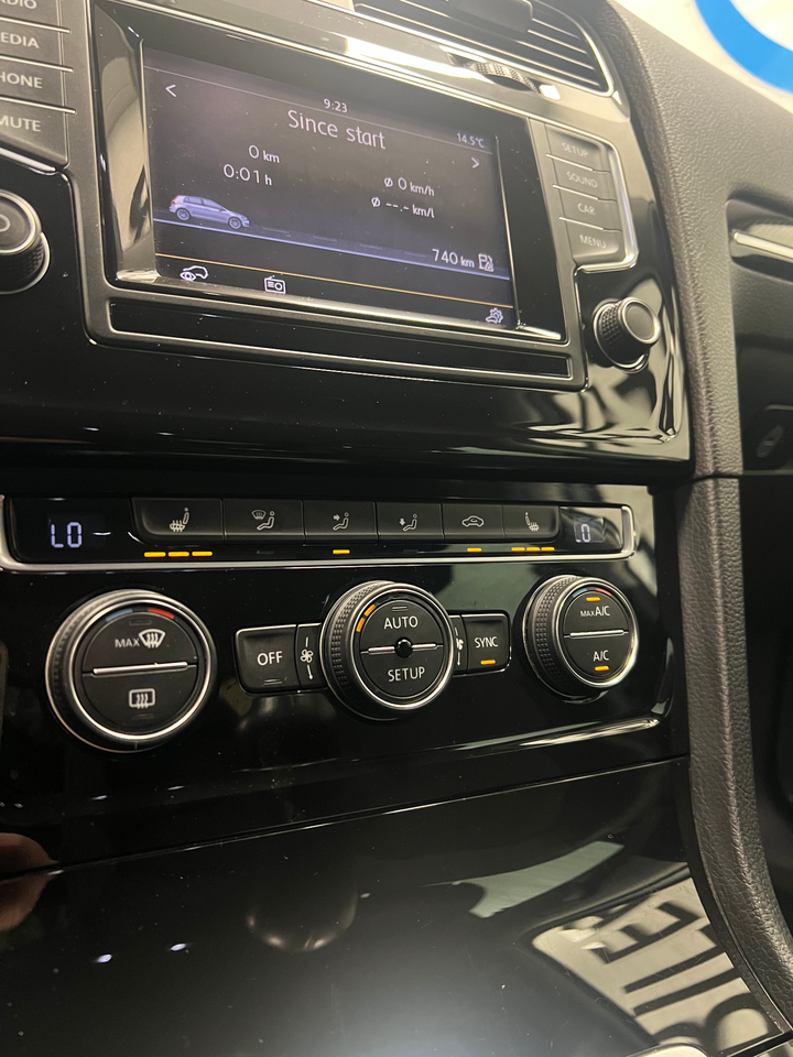 VW Golf VII 2,0 TDi 150 Highline BMT 5d