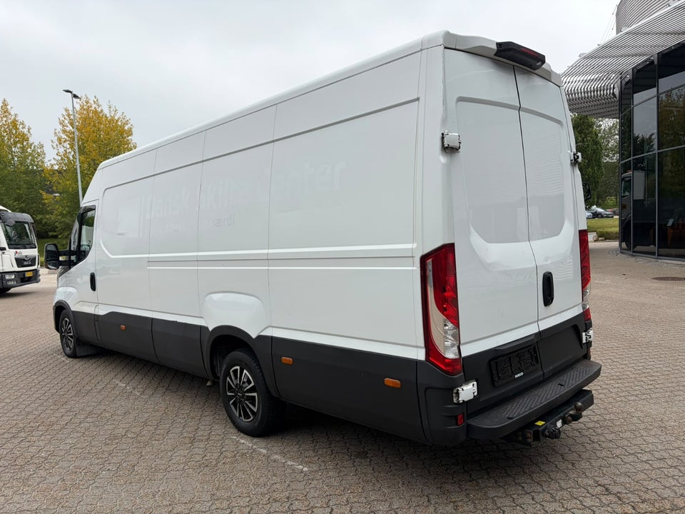 Iveco Daily 2,3 35S16 16m³ Van AG8