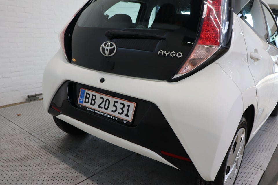 Toyota Aygo 1,0 VVT-i x-wave x-shift 5d