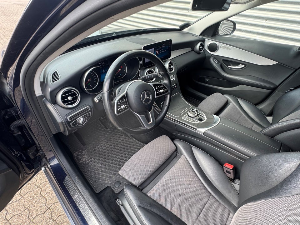 Mercedes C300 de 2,0 Advantage stc. aut. 5d