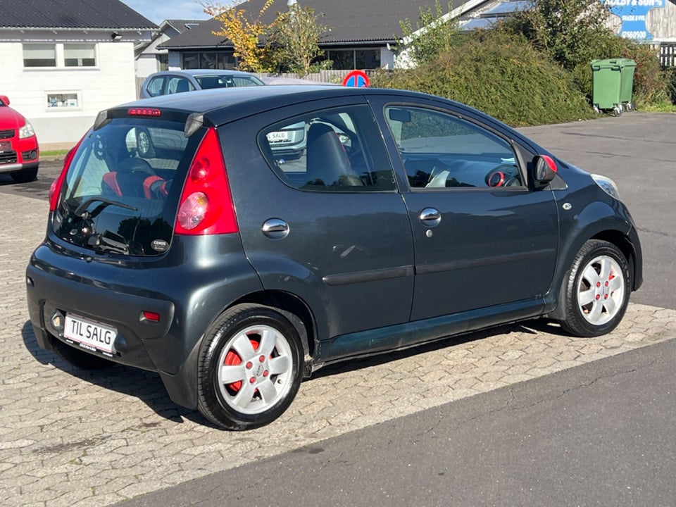 Peugeot 107 1,0 Urban 5d