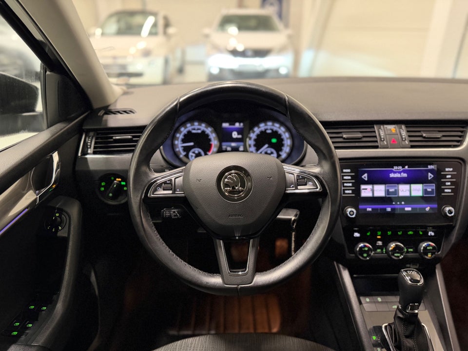Skoda Octavia 1,6 TDi 115 Style Combi DSG 5d