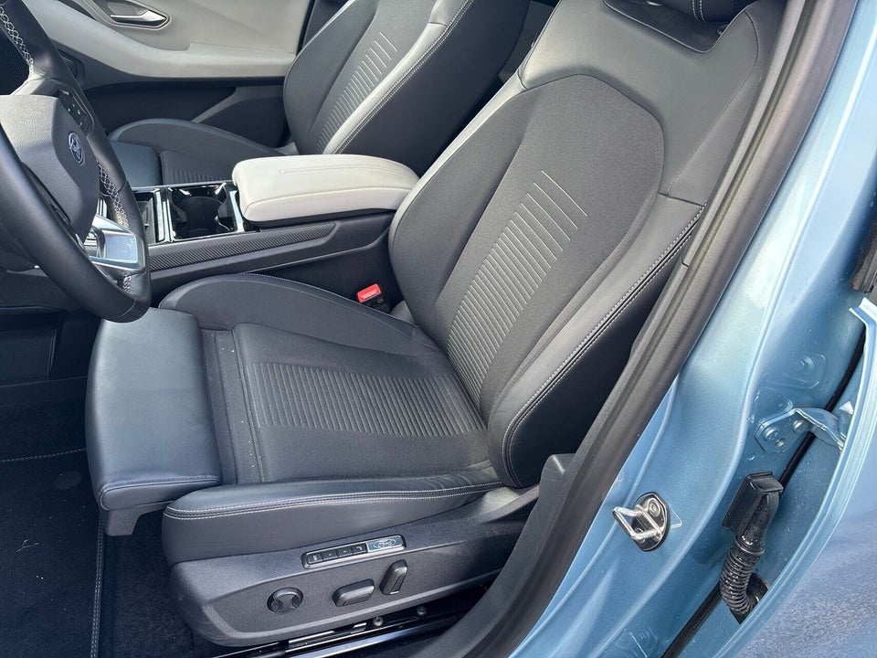 Ford Explorer 77 Premium Extended Range 5d