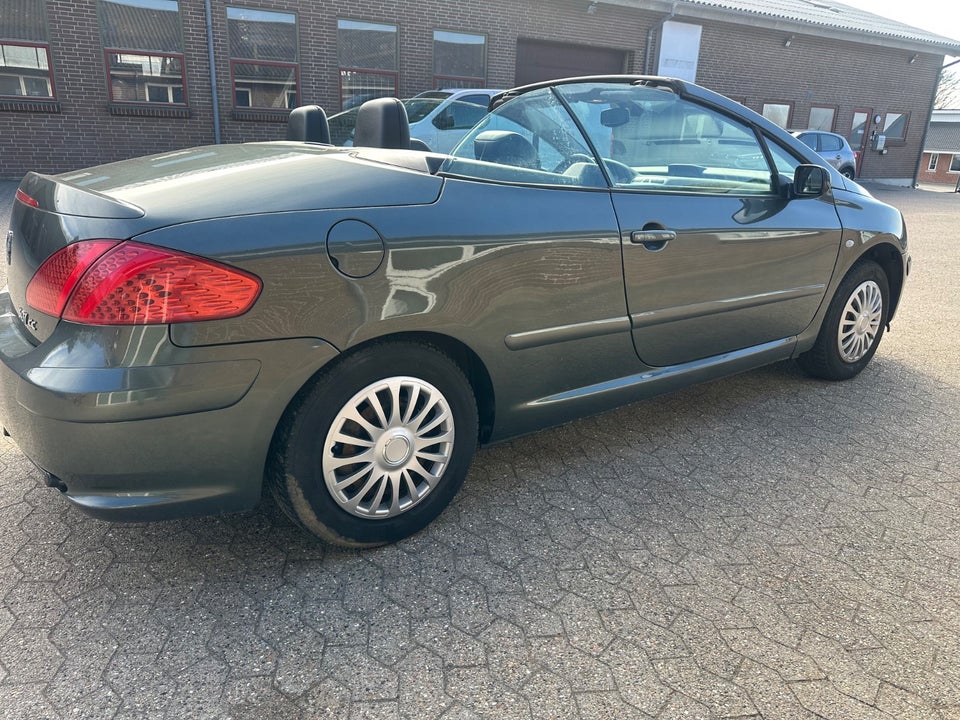 Peugeot 307 2,0 16V CC aut. 2d