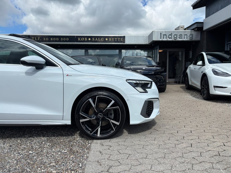 Audi A3 40 TFSi e S-line Sportback S-tr. 5d